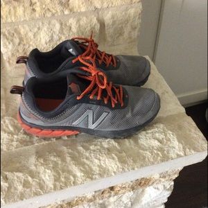 Men’s tennis shoes